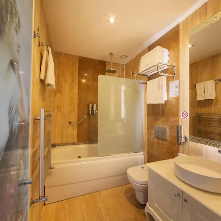 Azade Premier 3* Istanboel