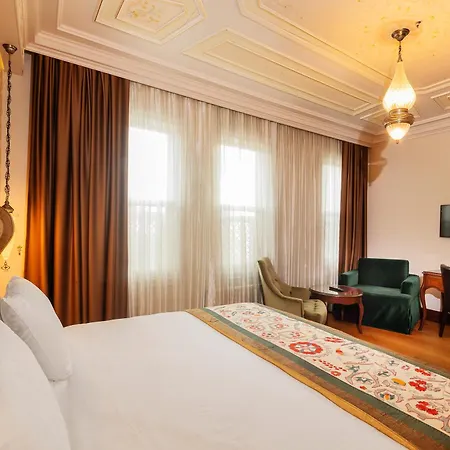 Azade Premier 3*