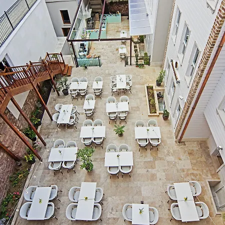 Azade Premier Otel 3*