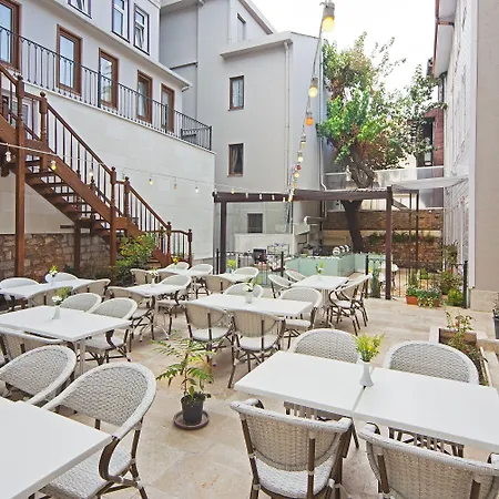 Azade Premier 3*