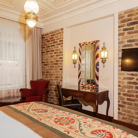 Azade Premier Hotel 3*