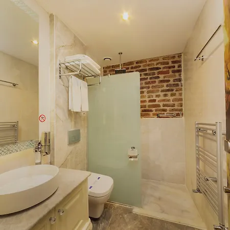 Azade Premier 3*