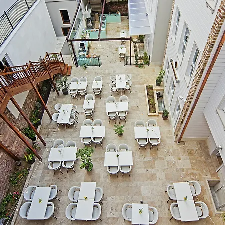 Azade Premier Hotell 3*